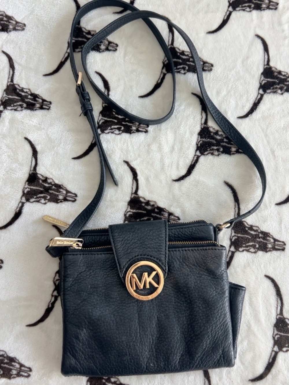 Michael Kors Black Pebbled Leather Crossbody Wallet Bag Gold Hardware